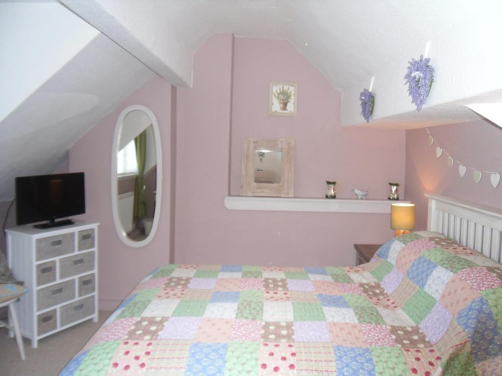 Claremont House Holiday Apartments Llandudno Room photo