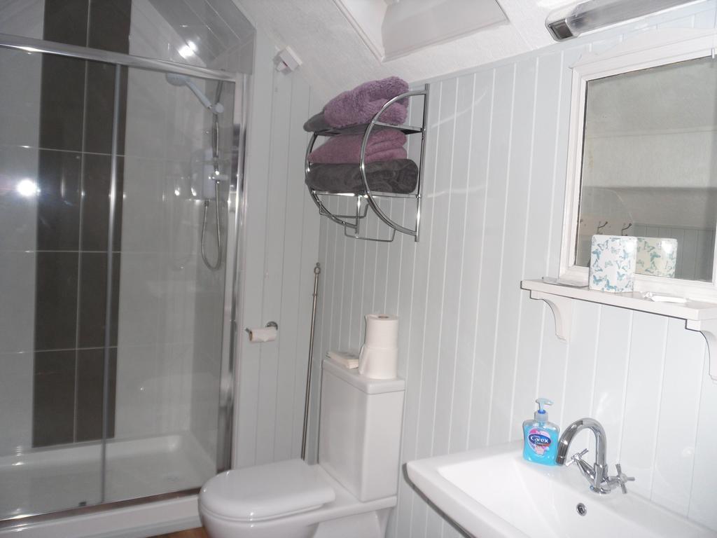 Claremont House Holiday Apartments Llandudno Room photo