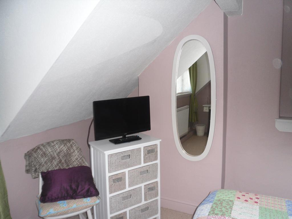 Claremont House Holiday Apartments Llandudno Room photo
