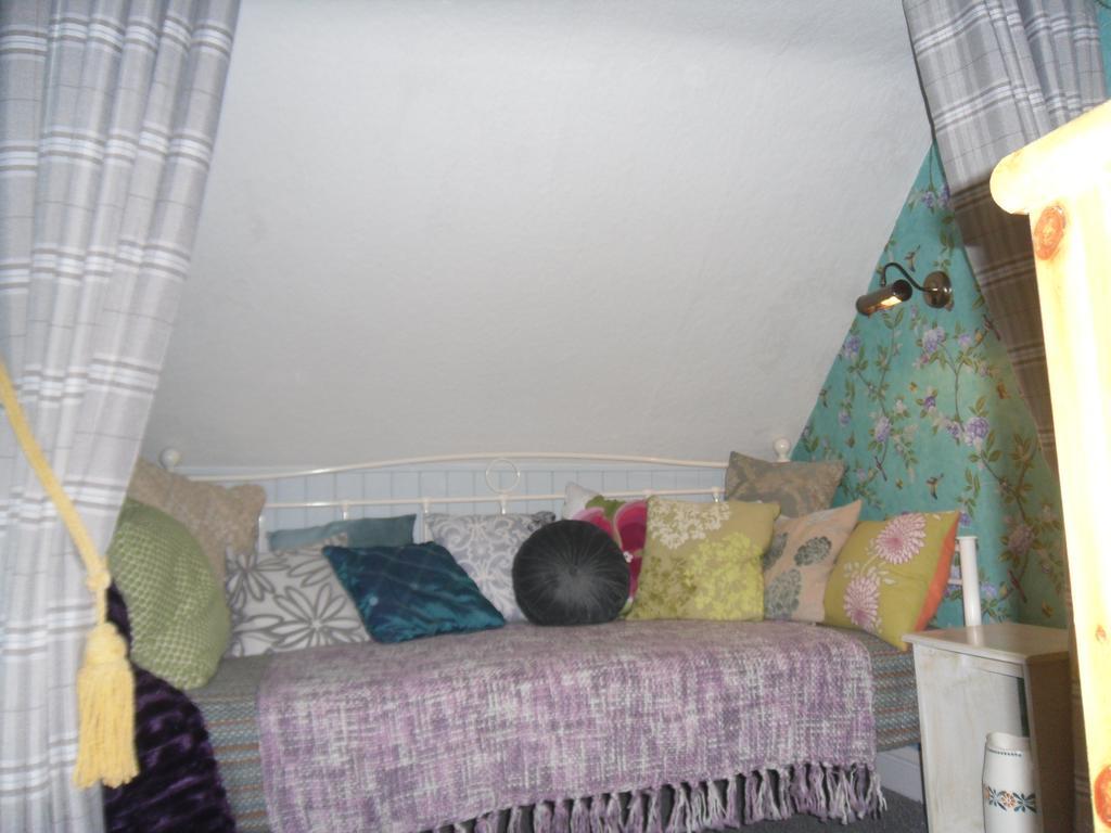 Claremont House Holiday Apartments Llandudno Room photo