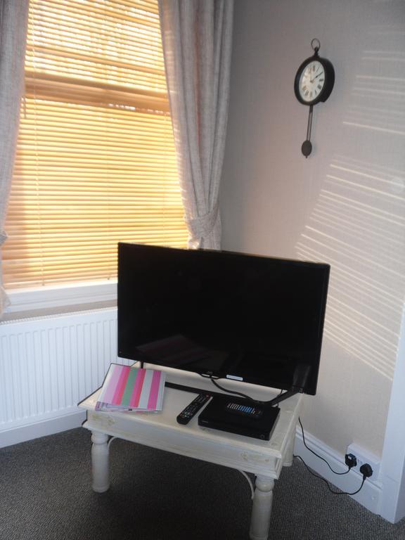 Claremont House Holiday Apartments Llandudno Room photo
