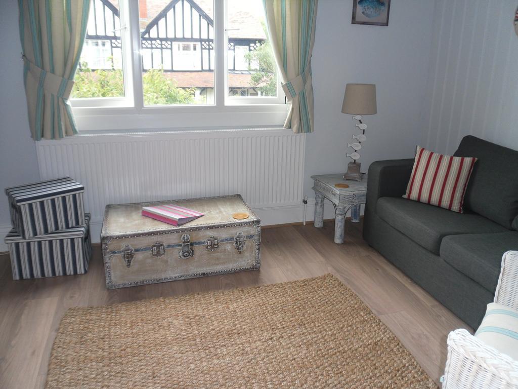 Claremont House Holiday Apartments Llandudno Room photo