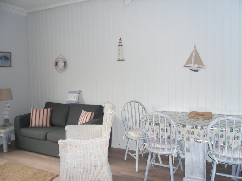 Claremont House Holiday Apartments Llandudno Room photo